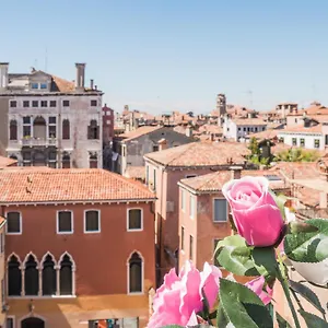Palace Tintoretto By Wonderful Italy , Venecia Italia