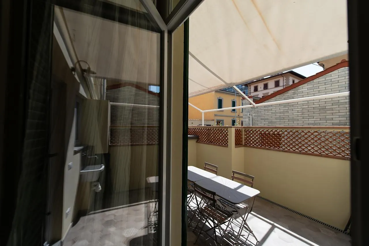 Lucia'S Home Florence Italy